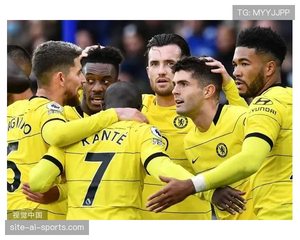 基米希与坎特在中场控制下形成分散组织趋势