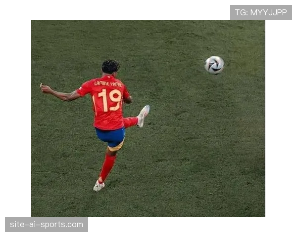 亚马尔转型组织核心：撕开中卫线如何成为其创造机会的新引擎